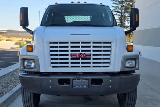 2005 GMC C7500 TopKick VIN: 1GDK7E13X5F517252 for Sale - Cars & Bids