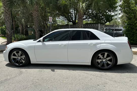 2014 Chrysler 300 SRT For Sale - Cars & Bids