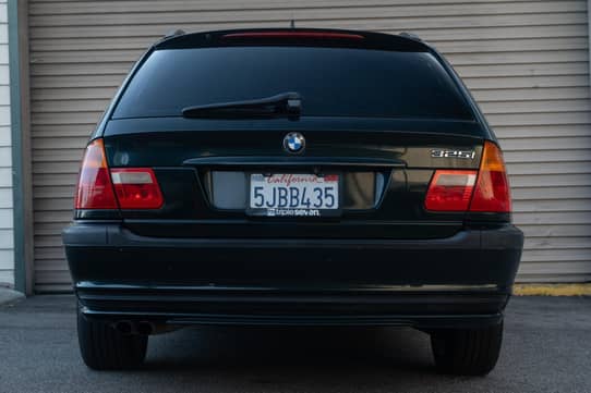 325i Rear View Cars & Bids: Auctions of cool cars, trucks, and SUVs