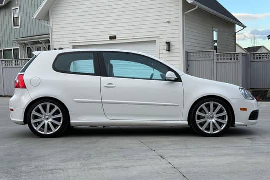 2008 Volkswagen R32 VIN: WVWKC71K58W021072 for Sale - Cars & Bids