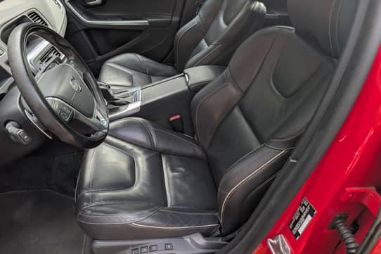 2015 Volvo V60 T6 R-Design VIN: YV1902SP2F1221562 for Sale - Cars & Bids