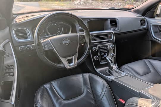 2015 Volvo V60 T6 R-Design VIN: YV1902SP2F1221562 for Sale - Cars & Bids