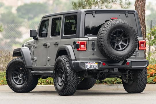 2020 Jeep Wrangler Unlimited Sport 4x4 VIN: 1C4HJXDG9LW105248 for