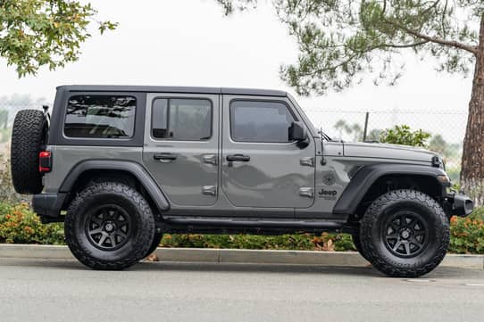 2020 Jeep Wrangler Unlimited Sport 4x4 VIN: 1C4HJXDG9LW105248 for