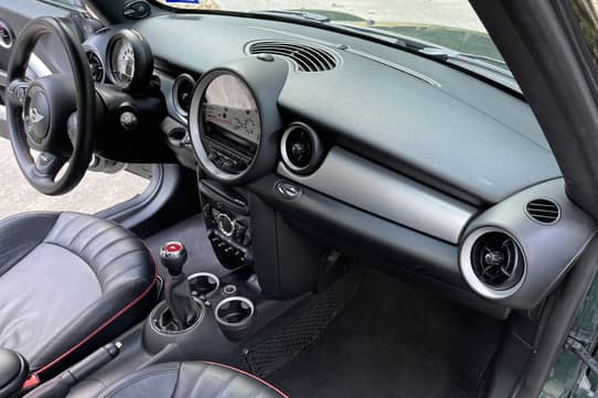 R56 MINI Cooper interior shots Photo Gallery