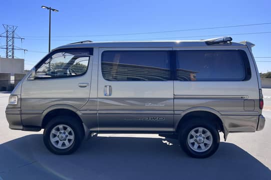 1997 Toyota HiAce Super Custom Limited 4WD for Sale Cars Bids