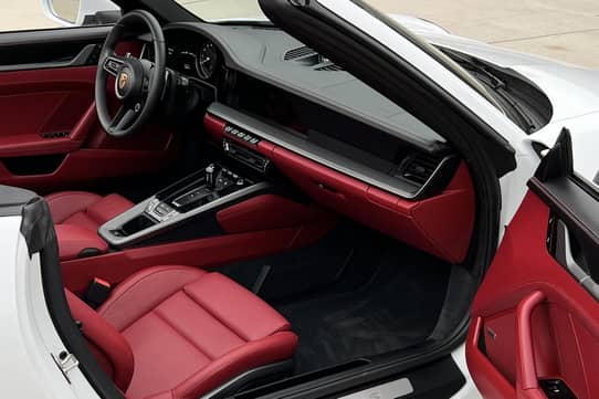Autoabdeckung passend für Porsche 911 (992) Cabrio für Innen Black with red