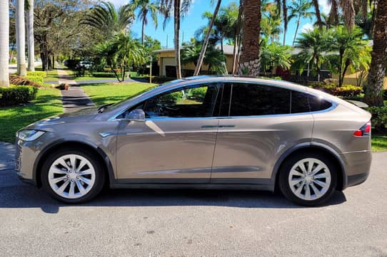 2016 Tesla Model X 75D VIN: 5YJXCAE27GF008811 for Sale - Cars & Bids