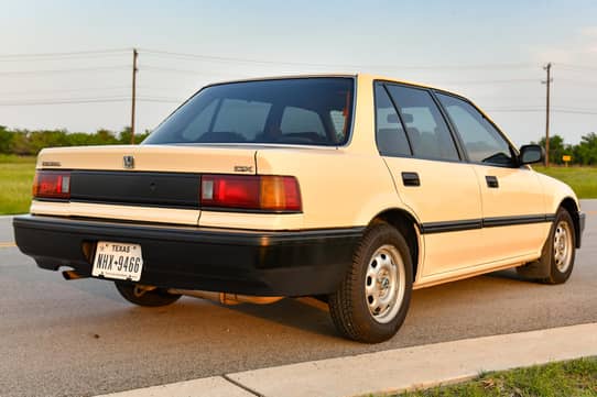 1989 Honda Civic DX Sedan auction - Cars & Bids