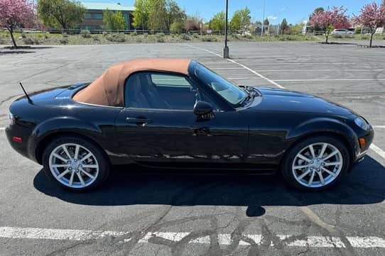 Unbelievable! This 2006 Mazda Mx 5 Miata Grand Touring Just Sold For... - 8ddmtl9
