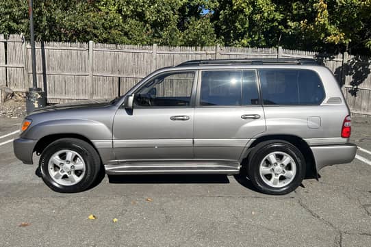 CAR用品最新カタログ2003  完全保存版 2003 Toyota Land Cruiser 100 4WD - Car Price $23,393