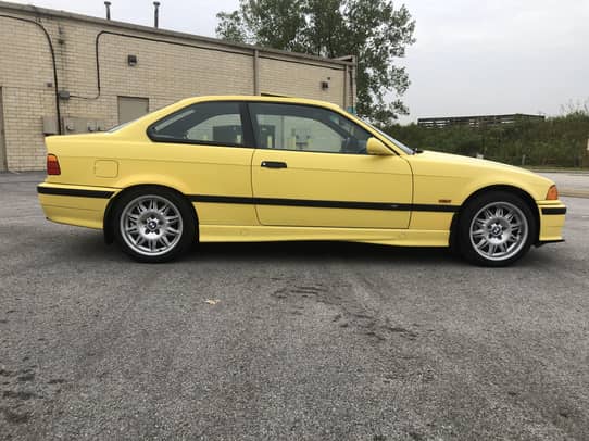 BMW M3 E36 Coupé Dakar Yellow 1999 1/43 SOLIDO S4315203 BMW M3 E36 Coupé Dakar Yellow 1999 1/43 SOLIDO S4315203