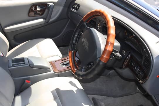 1995 Nissan President Sovereign auction - Cars & Bids