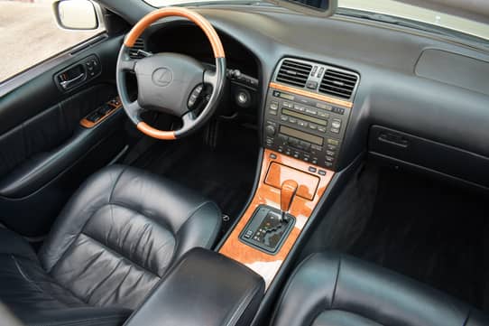 2000 Lexus LS400 auction - Cars & Bids