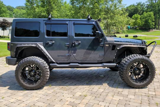 2017 Jeep Wrangler Unlimited Sahara 4x4 auction - Cars & Bids