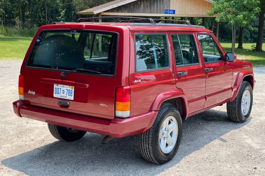 1998 Jeep Cherokee Sport 4x4 auction - Cars & Bids