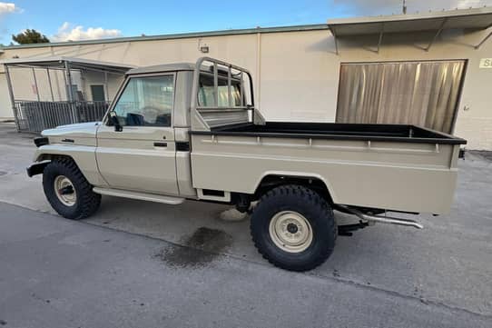 1987 Toyota Land Cruiser FJ75 Pickup VIN: FJ759002281 for Sale - Cars ...