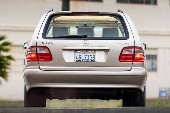 2001 Mercedes-Benz E320 4Matic Wagon VIN: WDBJH82J11X051533 for