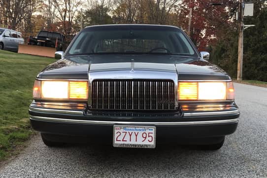 1994 Lincoln Town Car Signature for Sale - Cars & Bids