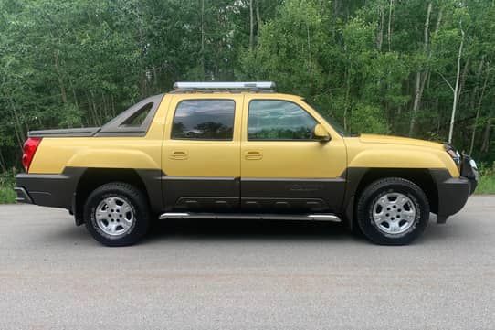 2002 chevy deals avalanche accessories