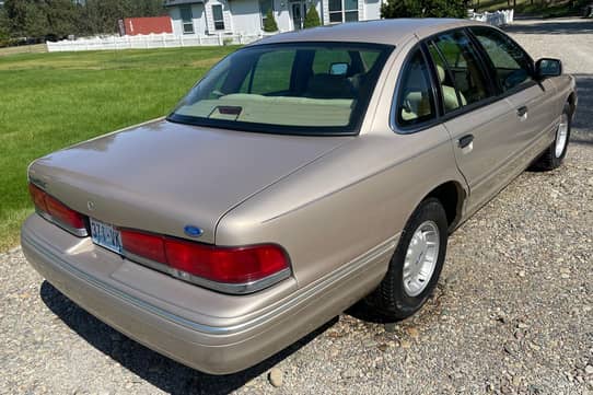 1997 Ford Crown Victoria Lx Vin: 2falp74w3vx191136 For Sale - Cars & Bids