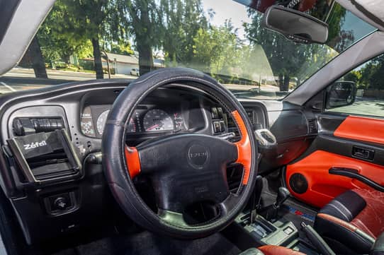 w出品 1999 Isuzu VehiCROSS Ironman Edition VIN: JACCN57X2X7991281