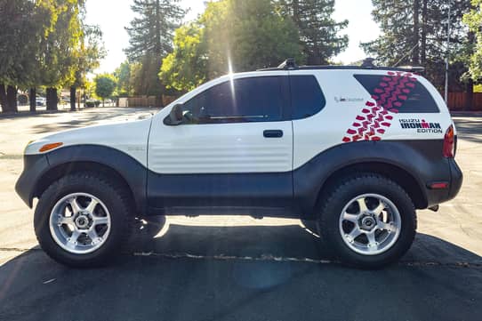 w出品 1999 Isuzu VehiCROSS Ironman Edition VIN: JACCN57X2X7991281