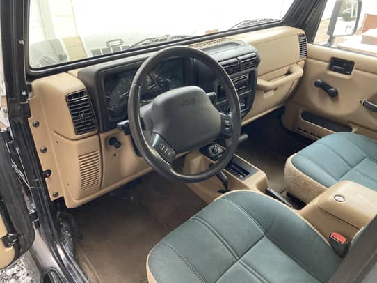 2000 Jeep Wrangler Sahara auction - Cars & Bids