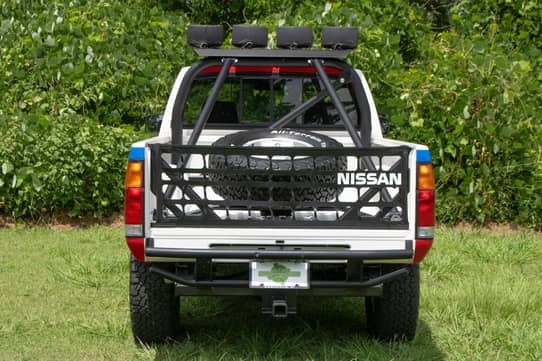  Subasta de camionetas Nissan Desert Runner 4x4