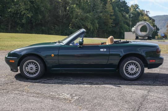 1990 Eunos Roadster VIN: NA6CE125542 for Sale - Cars & Bids