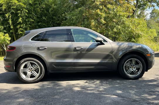 2016 Porsche Macan S VIN: WP1AB2A58GLB57528 for Sale - Cars & Bids