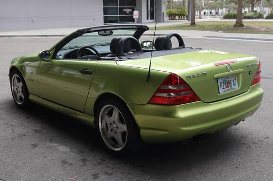 2000 Mercedes-Benz SLK230 Kompressor VIN: WDBKK47F1YF164255