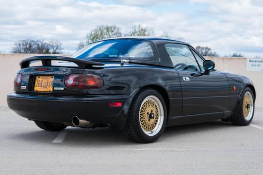 Mazda EUNOS MX-5 Roadster In Classic Red - Foto 5