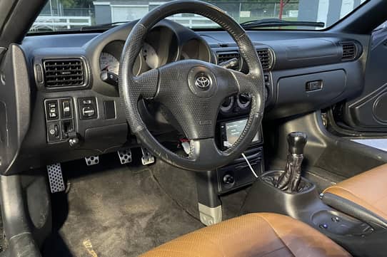 Toyota mr2 store spyder interior