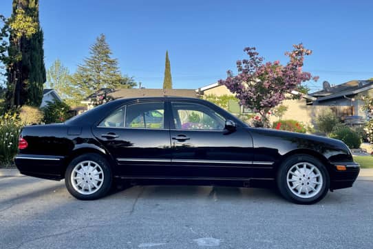 2001 Mercedes-Benz E320 Sedan auction - Cars & Bids