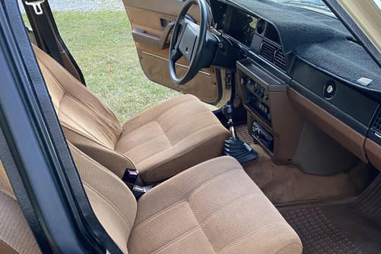 1988 Volvo 240 Sedan for Sale - Cars & Bids