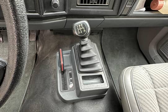 1989 Jeep Cherokee 4x4 VIN: 1J4FJ28E4KL451981 for Sale - Cars & Bids