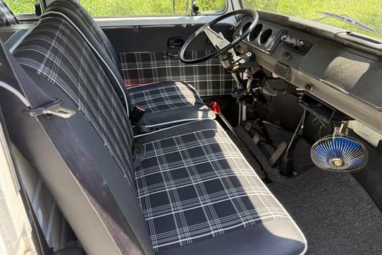 1996 Volkswagen Kombi Bus VIN: 98WZZZ231TP051766 for Sale Cars - Main Image