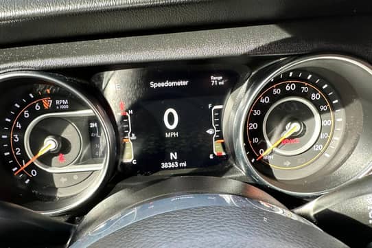2021 Jeep Wrangler Unlimited Sahara 4x4 VIN: 1C4HJXEG0MW705043 for
