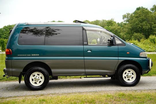 1995 Mitsubishi Delica Space Gear Exceed 4WD for Sale - Cars
