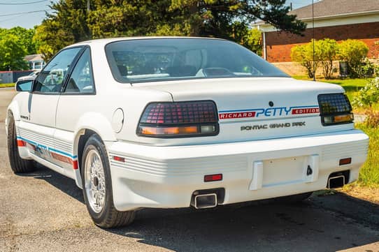 Pick of the Day: '92 Pontiac Grand Prix Richard Petty Edition