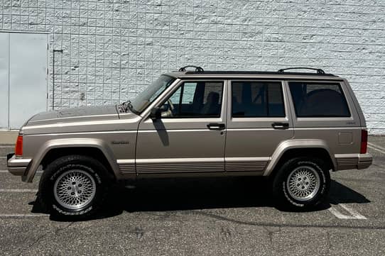 1993 Jeep Cherokee Country 4x4 for Sale - Cars & Bids