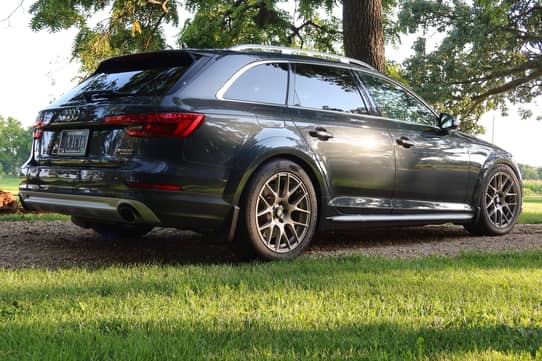 2017 Audi A4 Allroad Quattro Prestige VIN: WA19NBF42HA153798 for