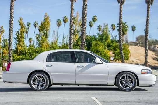 2003 Lincoln Town Car Executive for Sale Cars Bids