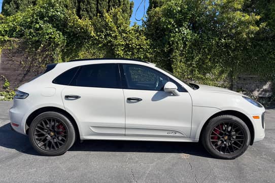 2020 Porsche Macan GTS VIN: WP1AG2A51LLB56135 for Sale - Cars & Bids