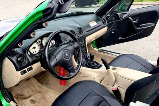 2000 Mazda MX-5 Miata Special Edition VIN: JM1NB3533Y0151379 for