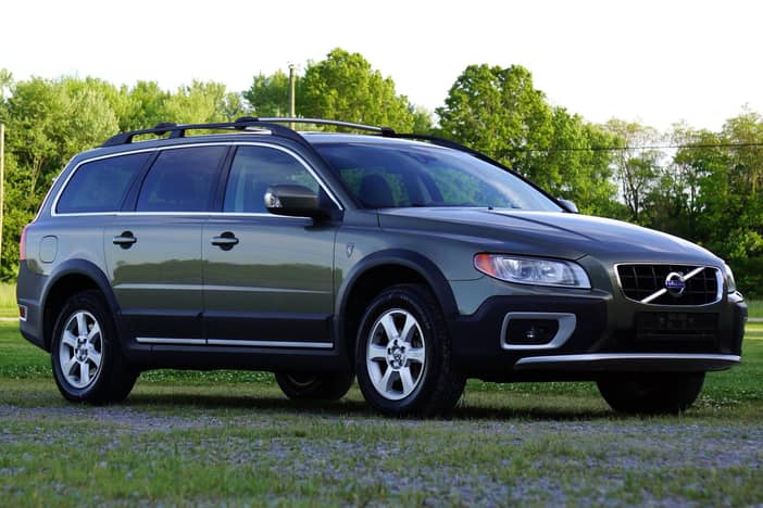 volvo crossover wagon xc70 used