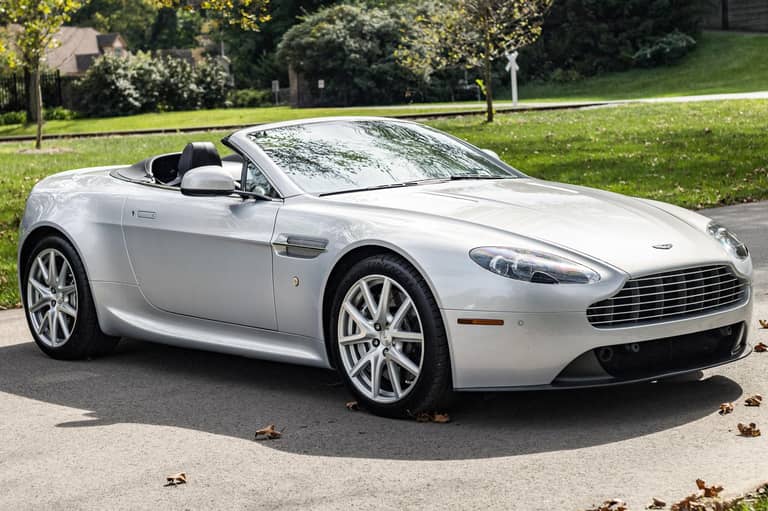 2015 Aston Martin V8 Vantage Roadster on cars&bids