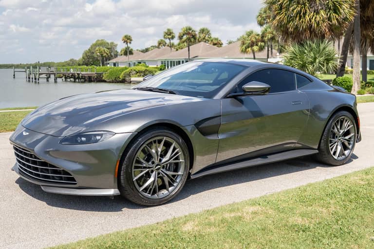 2021 Aston Martin Vantage on cars&bids