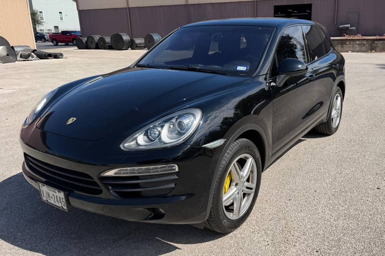 2011 Porsche Cayenne S on cars&bids